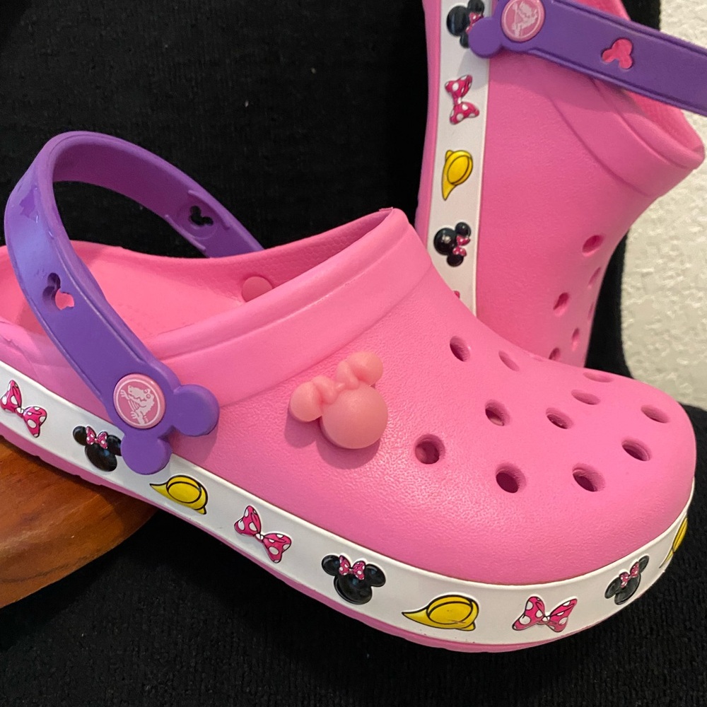 CROCS DISNEY Girl’s “Minnie Mouse w/Blinkers” Size J3 Pink/Purple Clogs EUC